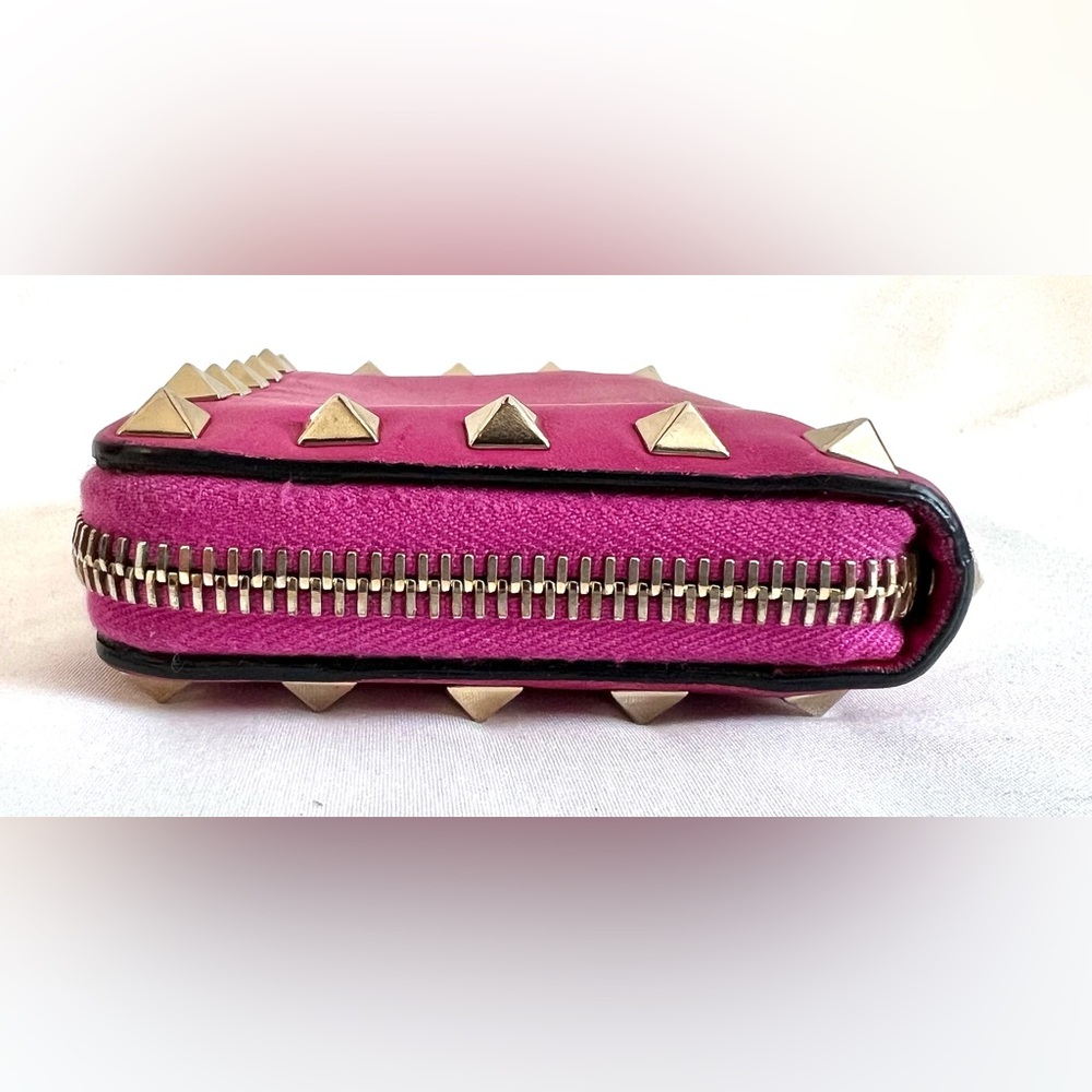 Valentino Garavani Pink Studded Leather Wallet - Picture 4 of 9